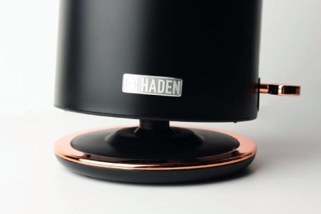 pol_pl_Czajnik-elektryczny-Haden-Heritage-1-7l-Czarno-miedziany-17730_1.jpg